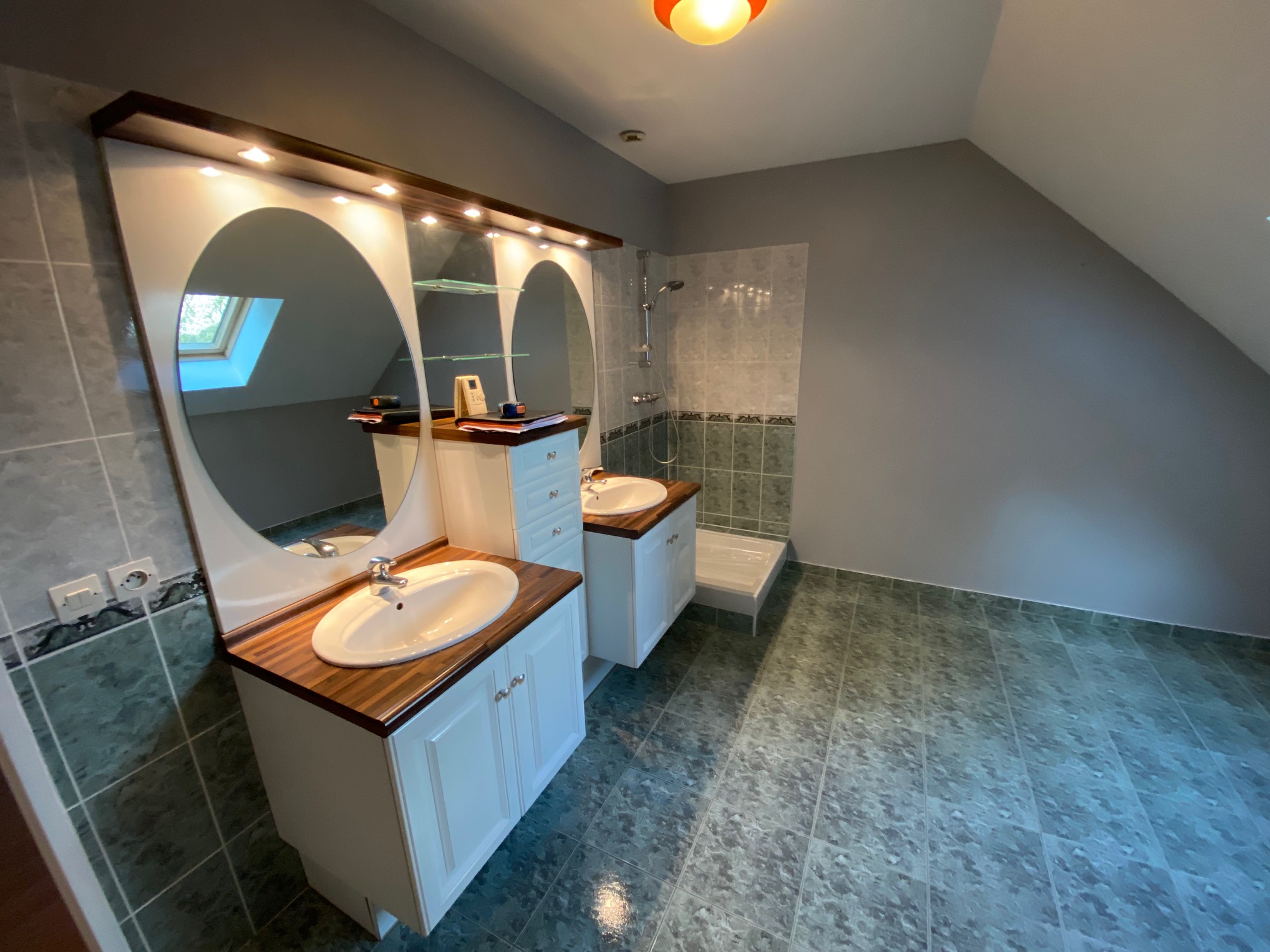 Gif-sur-Yvette — Salle de Bain Rénovée — photo 1